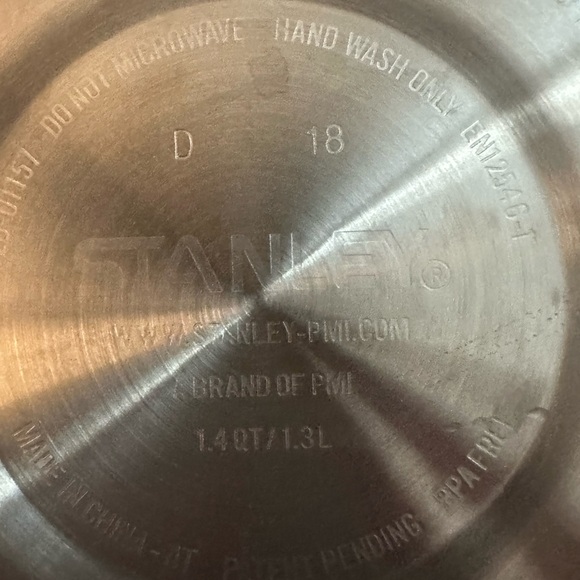 Stanley Classic Green Vacuum Thermos 1.4 Qt w Cup & Handle - Picture 6 of 6